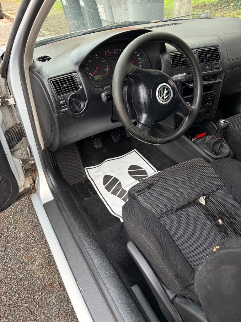 Detailing auto Lille après - VW Golf intérieur comme neuf